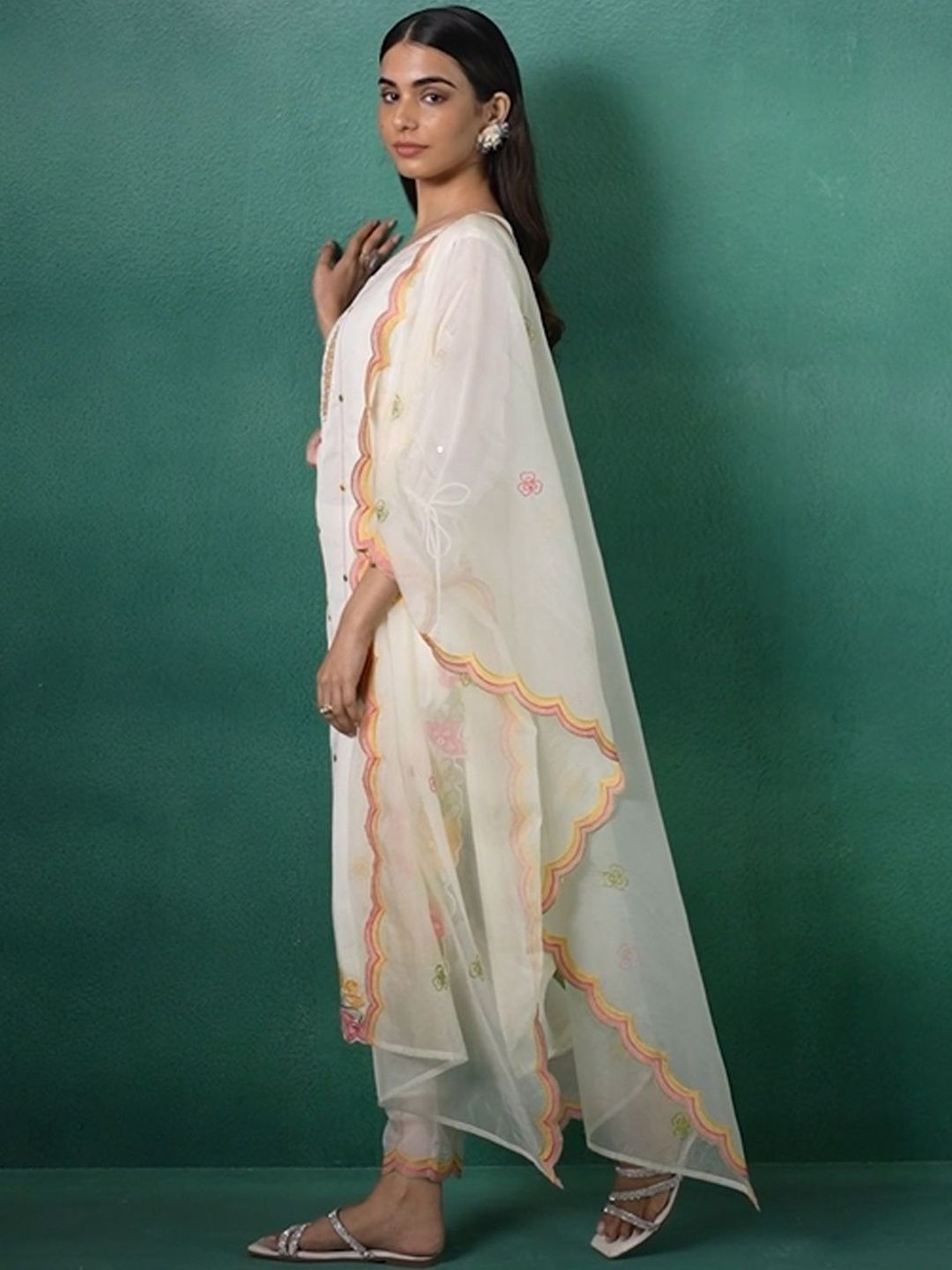 Women Floral Embroidered Kurta with Trousers & Dupatta