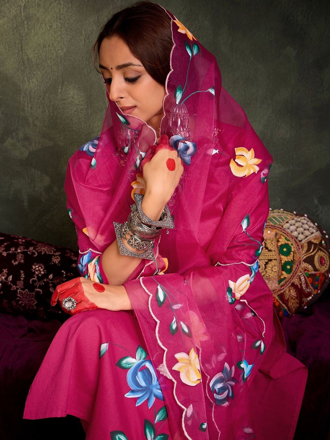 Women Floral Printed Regular Thread Work Pure Cotton Kurta with Trousers & With Dupatta