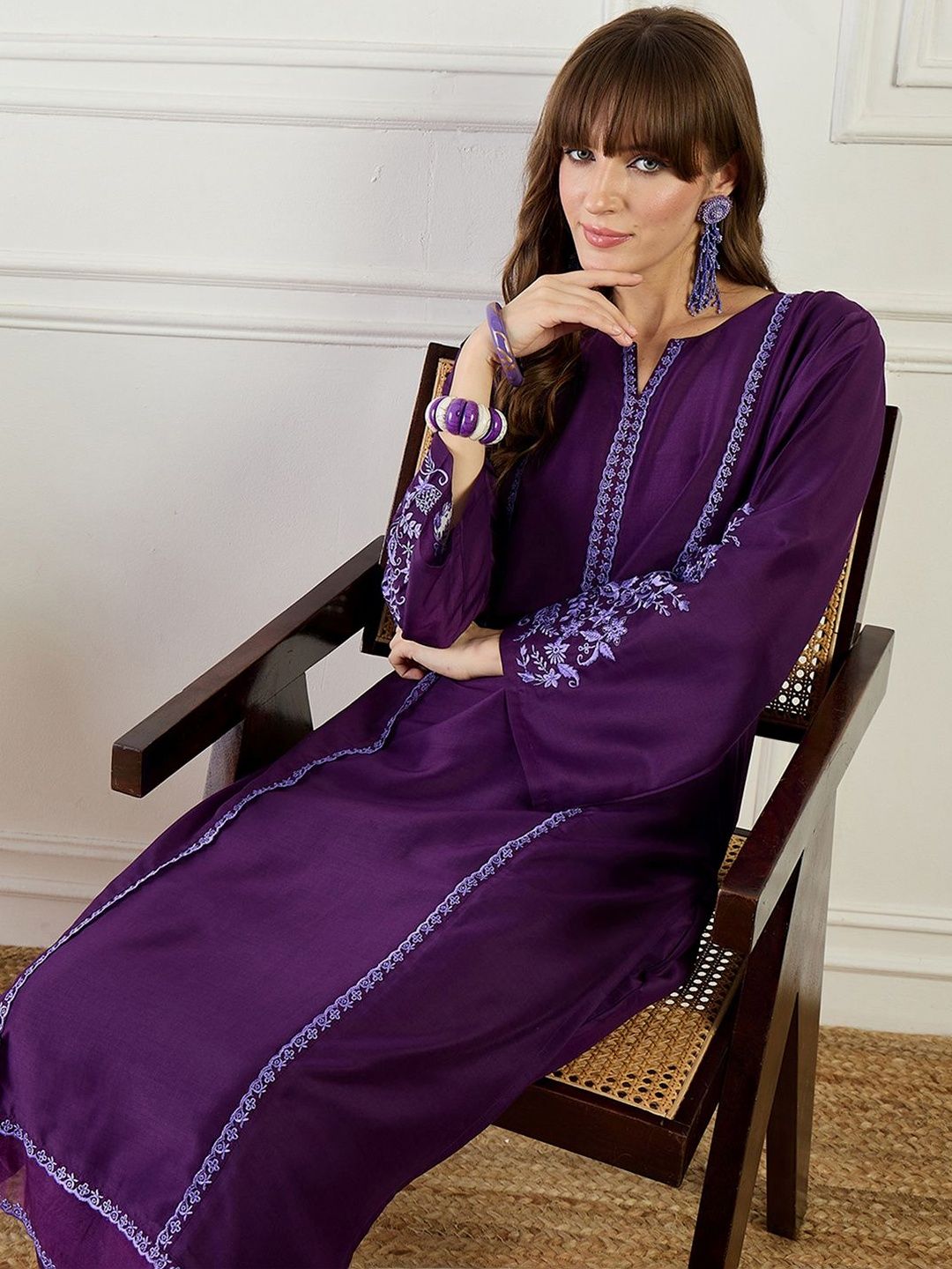 Women Ethnic Motifs Embroidered Regular Thread Work Kurta with Trousers