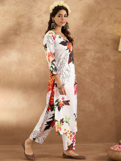 Women Floral Printed Regular Kurta with Trousers