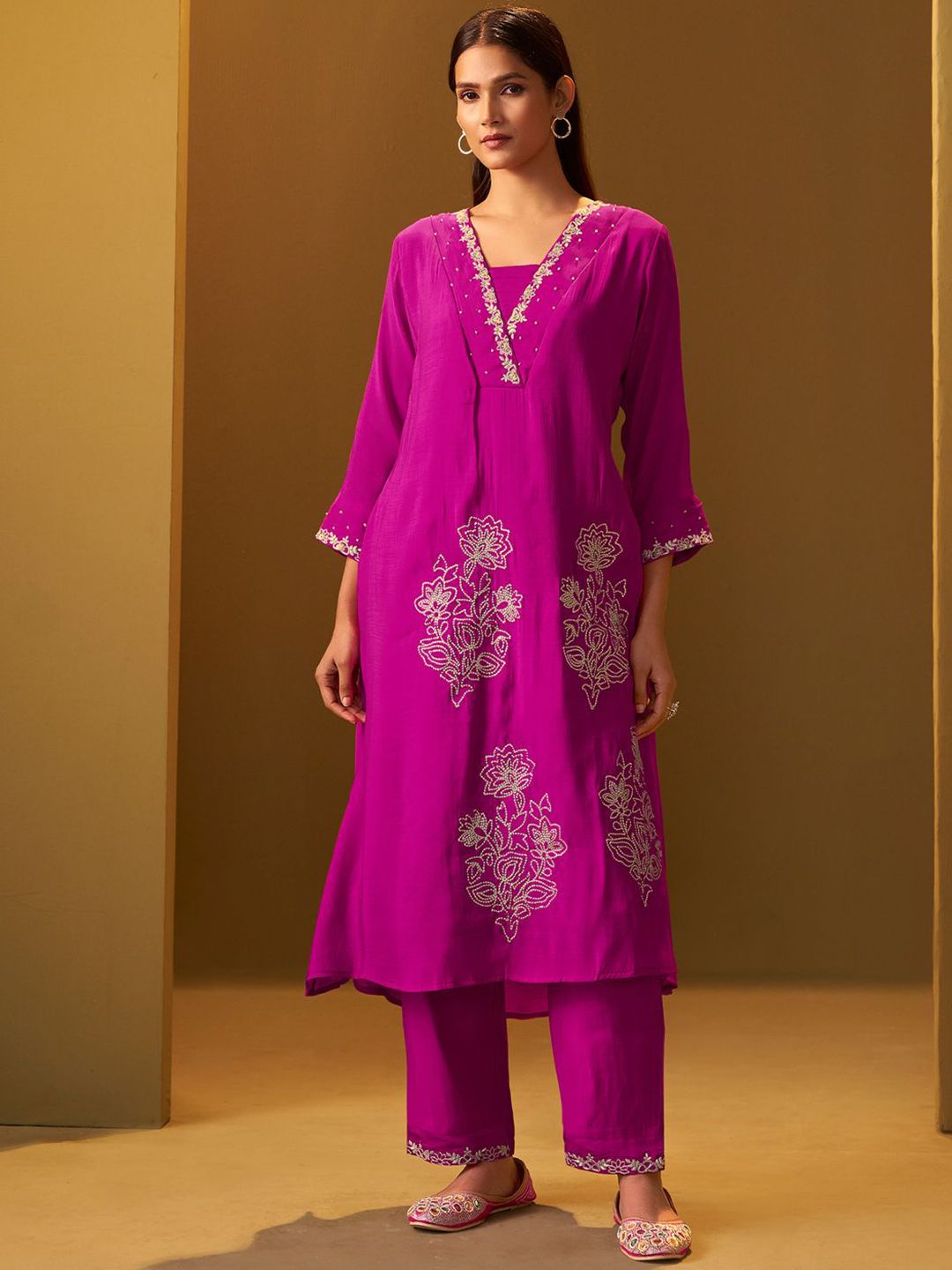 Dhiyona IE Embroidered V-Neck Tunic With Trousers