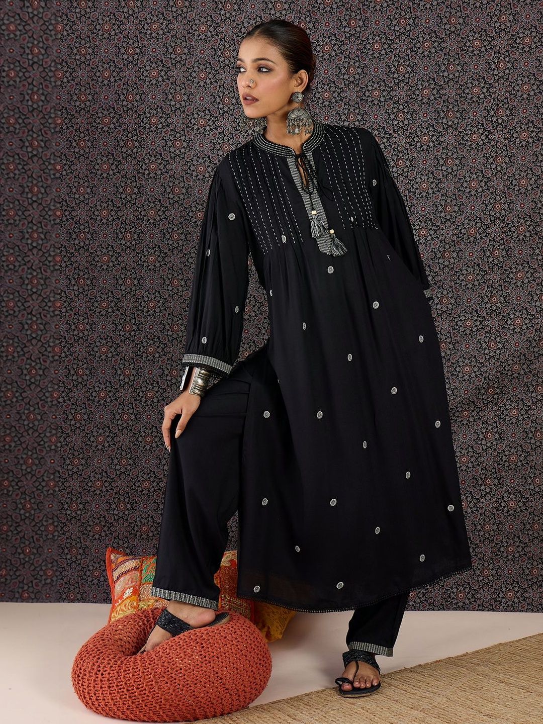 Women Ethnic Motifs Embroidered Panelled Thread Work Kurta with Trousers