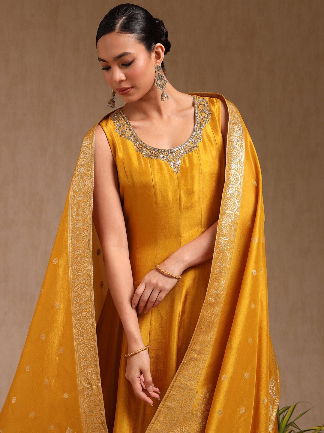 Dhiyona SO Women's Women Embroidered Regular Mirror Work Kurta with Trousers & With Dupatta