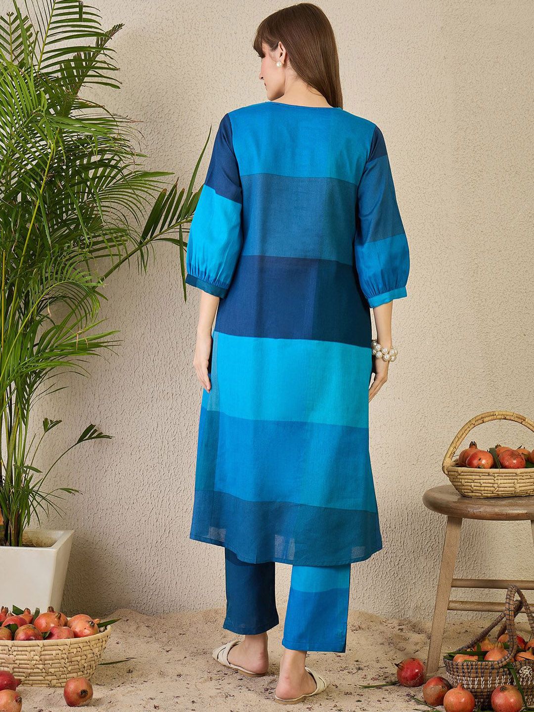 Dhiyona IE Colourblocked V-Neck A-Line Kurta & Trousers