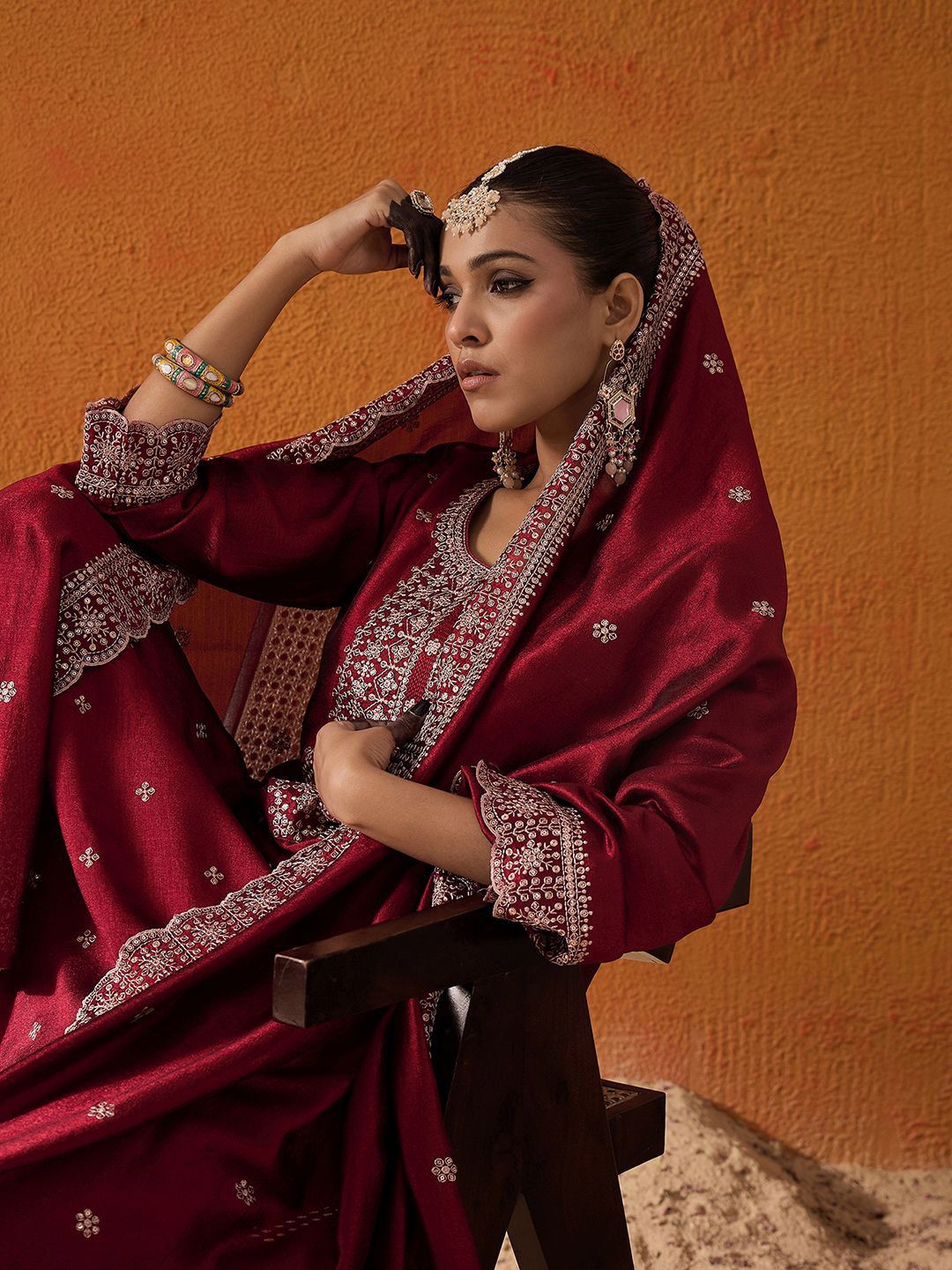 Dhiyona IE Ethnic Motifs Embroidered Thread Work Straight Kurta With Trousers & Dupatta