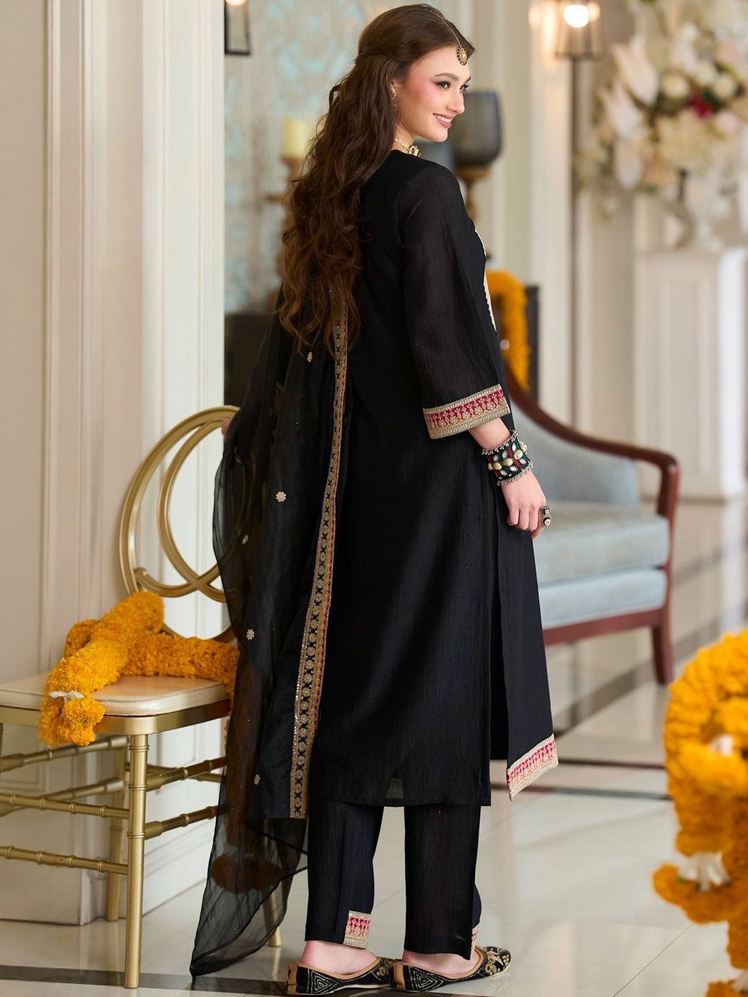 Women Ethnic Motifs Embroidered Regular Kurta & Trousers With Dupatta