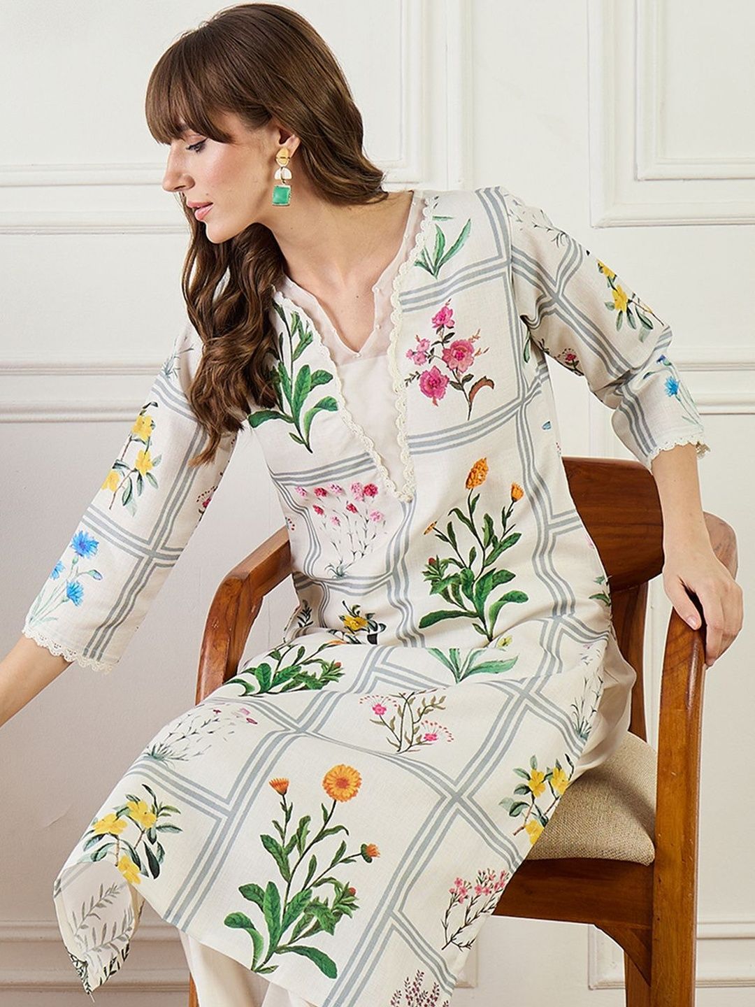 Women Floral Printed Regular Linen Kurta with Trousers