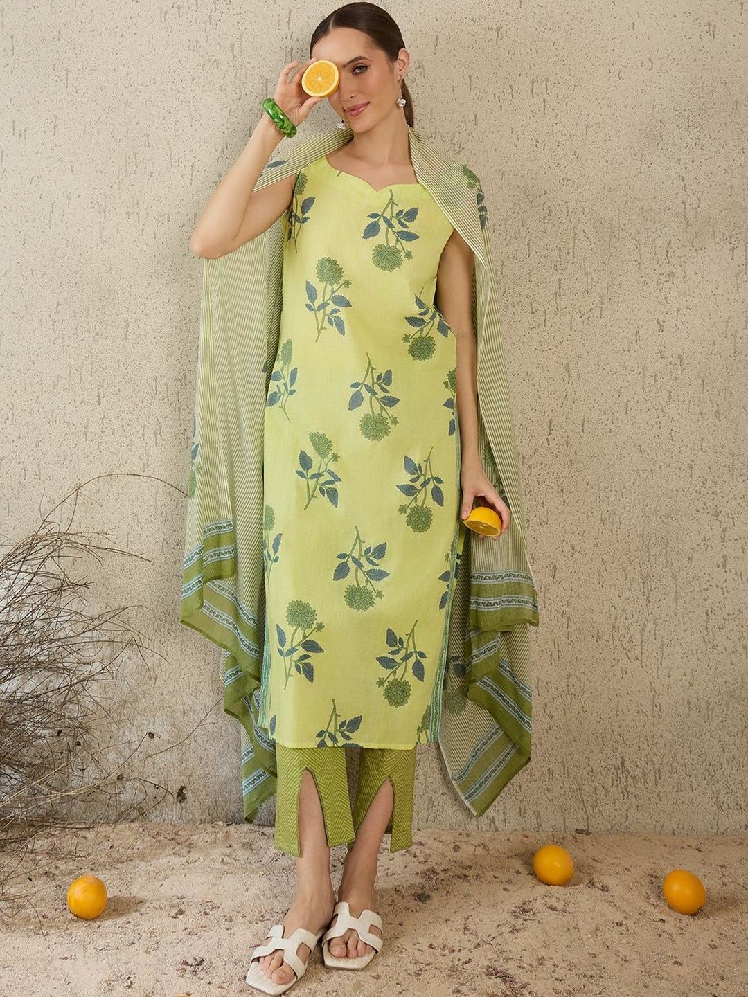 Women Floral Printed Regular Pure Cotton Kurta with Trousers & With Dupatta
