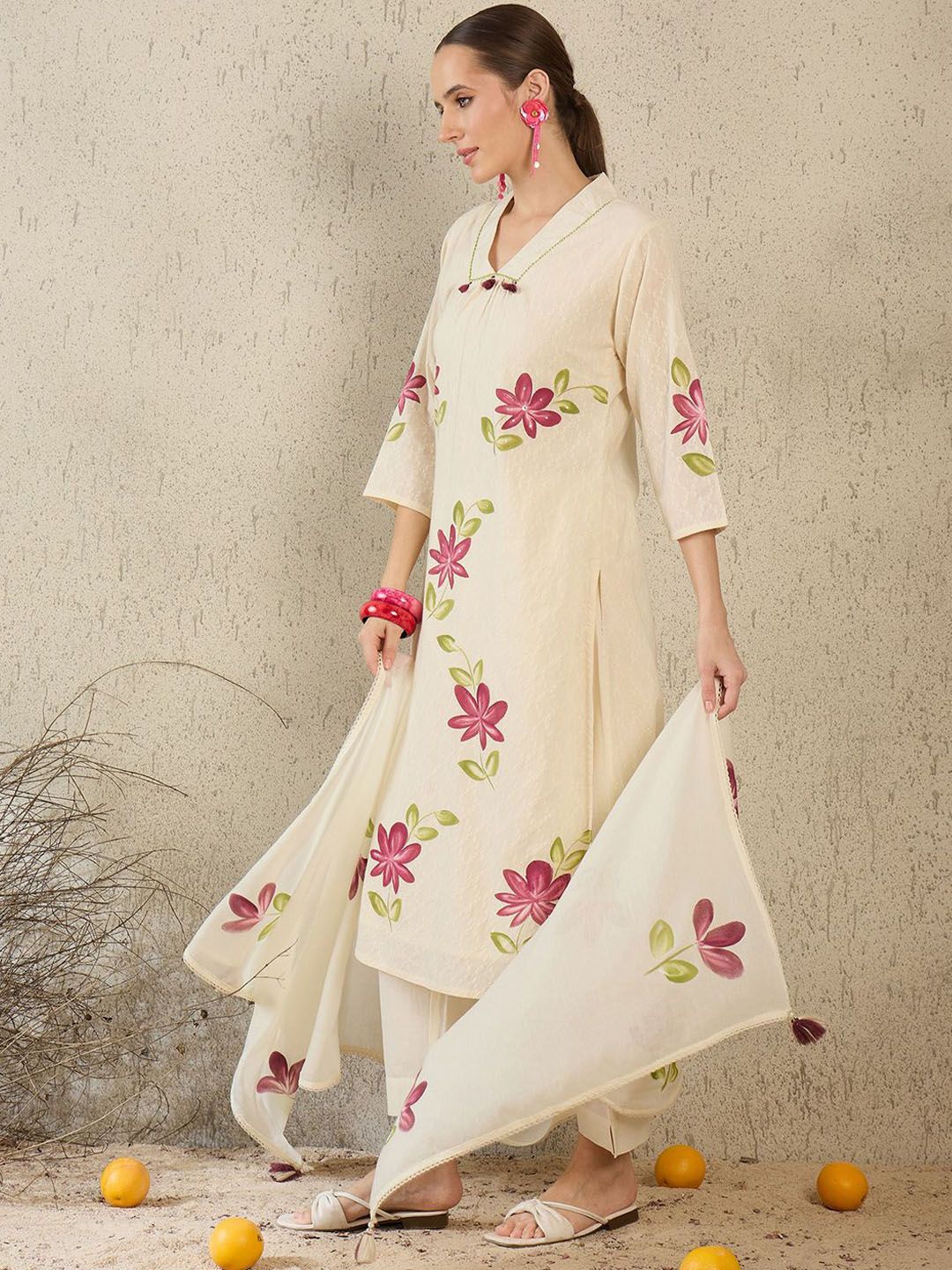 Women Floral Printed Pure Cotton Kurta with Trouser