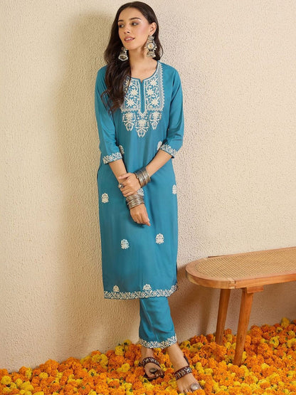Women Ethnic Motifs Embroidered Regular Thread Work Kurta with Trousers