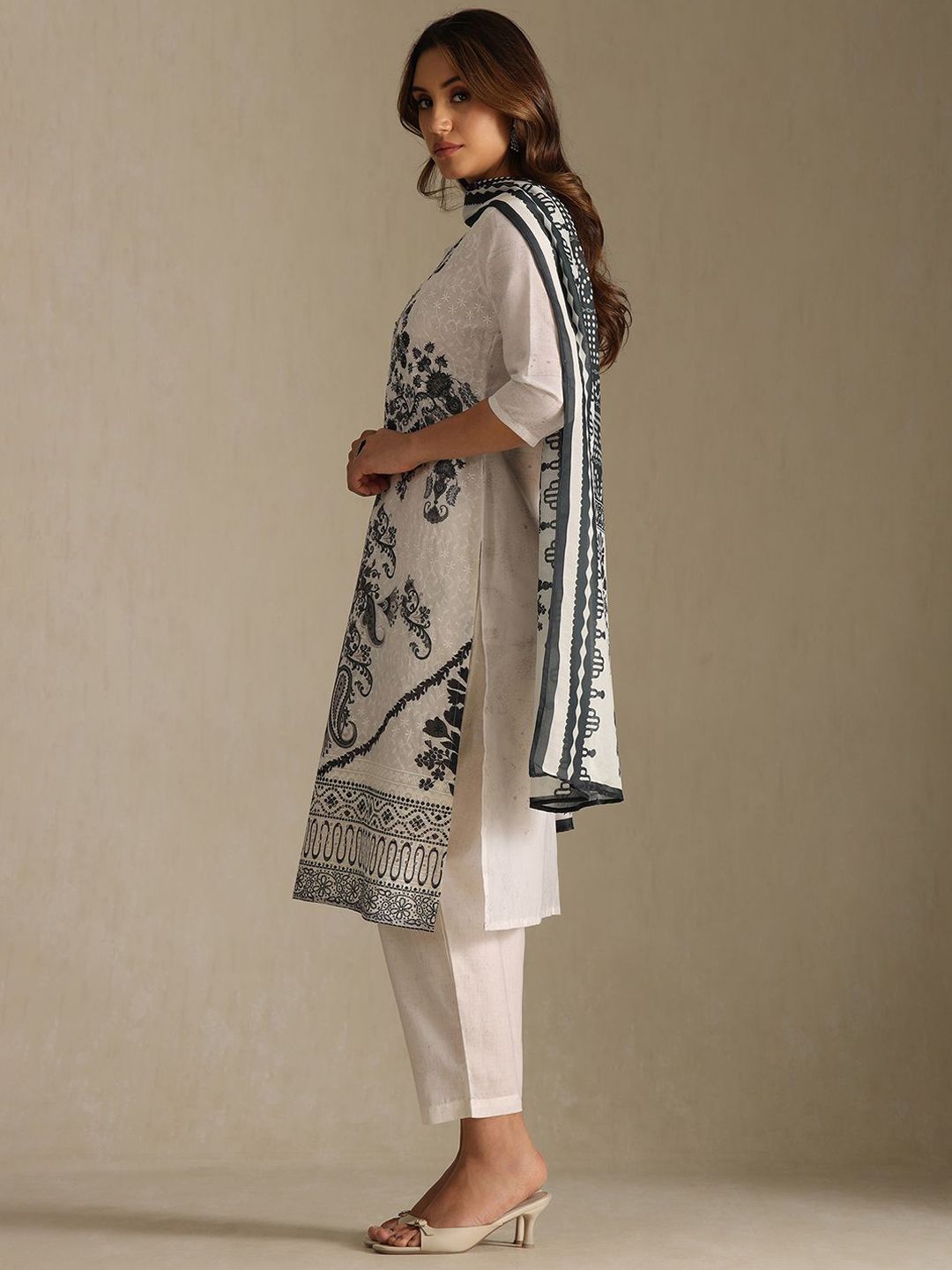Dhiyona SO Women's Women Ethnic Motifs Printed Sequinned Kurta with Trousers & Dupatta