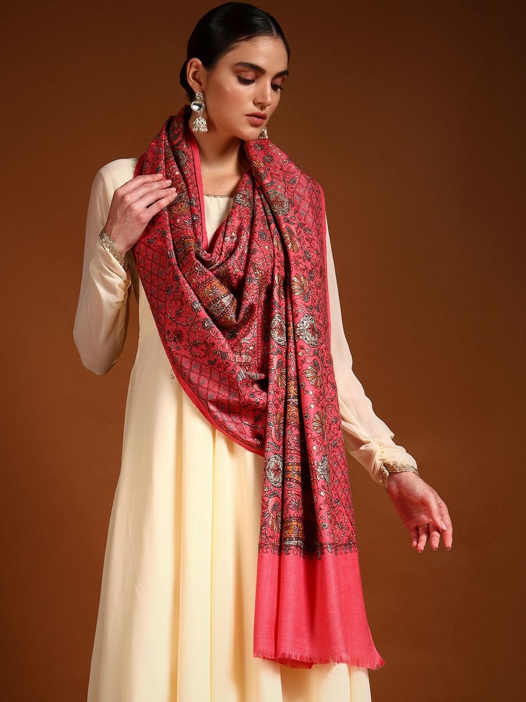 Dhiyona PA Women Floral Embroidered Shawl