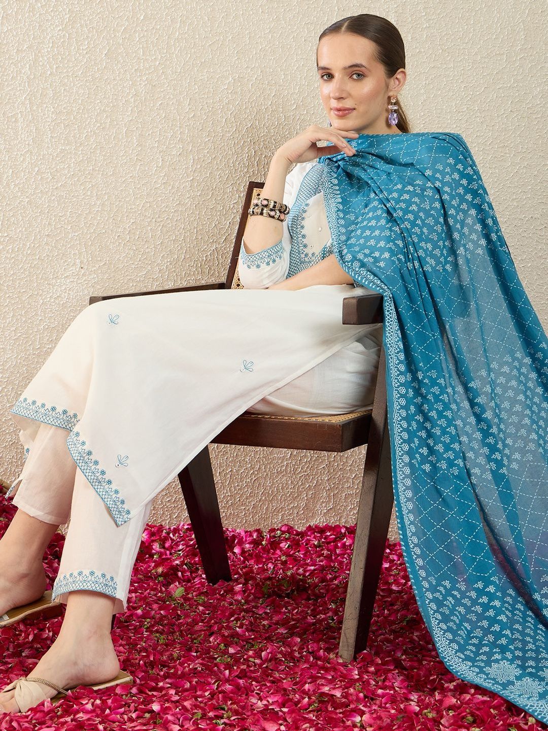 Women Ethnic Motifs Embroidered Regular Thread Work Pure Cotton Kurta with Trousers & With Dupatta