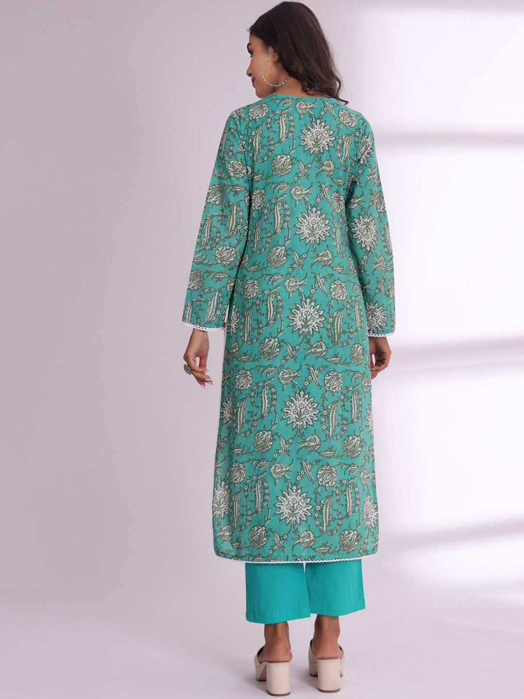 Dhiyona VA Women'sFloral Printed Round Neck Pure Cotton Kurta With Trousers