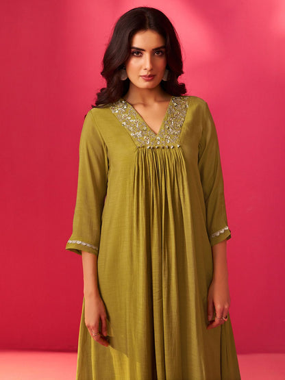 Dhiyona IE Yoke Design Embroidered V-Neck Tunic With Trousers
