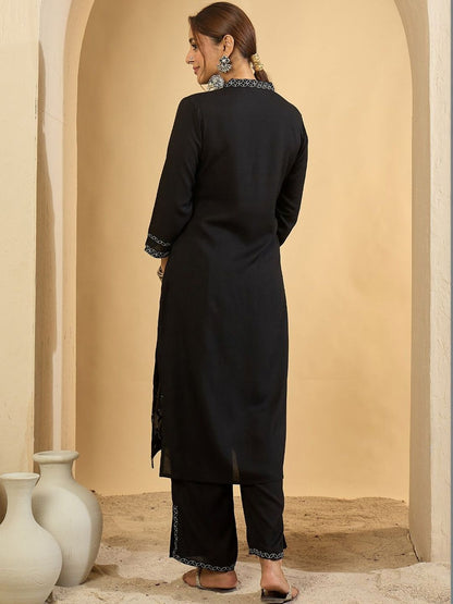 Women Floral Embroidered Regular Thread Work Kurta with Trousers