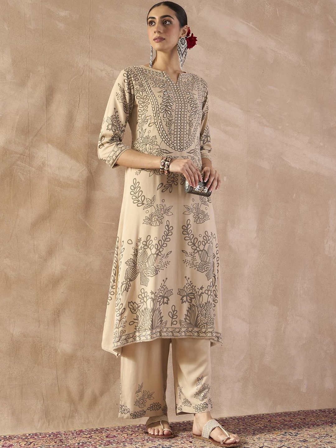 Dhiyona IE Ethnic Motifs Printed Notch Neck Sequinned Straight Kurta With Trousers