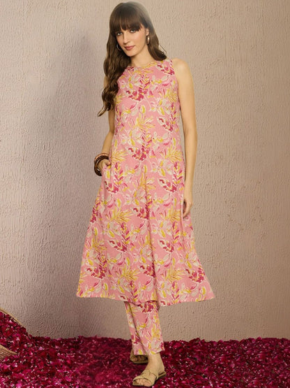 Women Floral Printed Regular Pure Cotton Kurta with Trousers