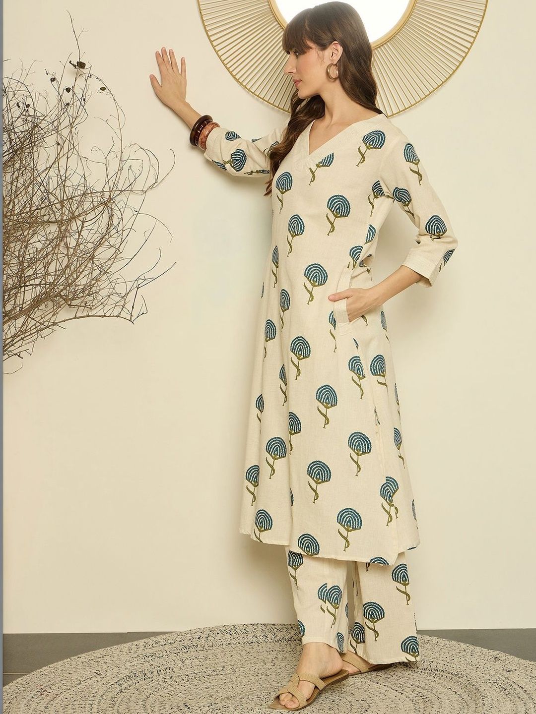 Women Floral Printed Regular Thread Work Kurta with Palazzos