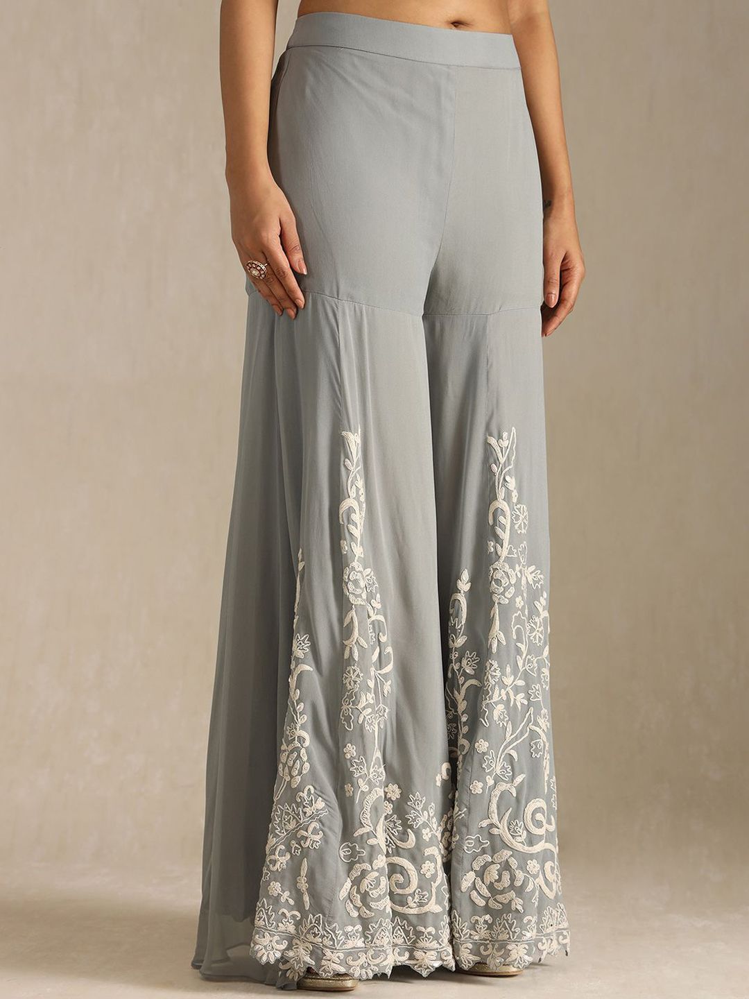 Dhiyona SO Women's Women Floral Printed Regular Beads and Stones Silk Georgette Kurta with Sharara & With Dupatta