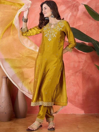Dhiyona SN Women's Floral Yoke Deisgn Keyhole Neck Zari Straight Kurta & Trousers With Dupatta