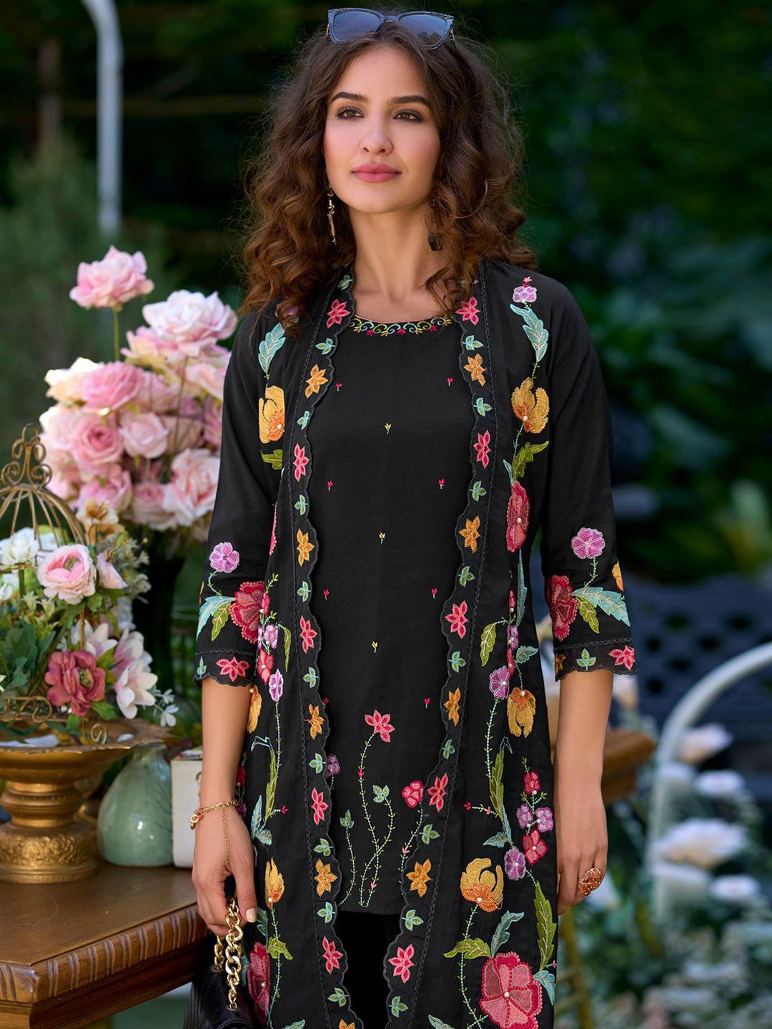 Women Floral Embroidered Regular Beads and Stones Kurta with Palazzos