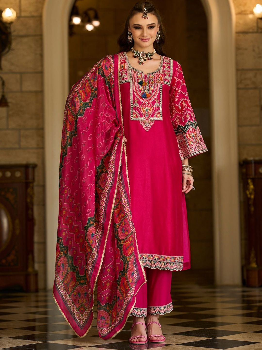 Dhiyona IE Ethnic Motifs Embroidered Notch Neck Thread Work Kurta With Trousers & Dupatta