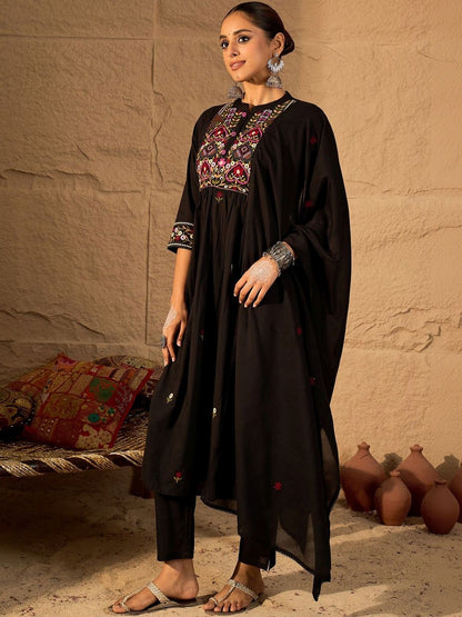 Women Ethnic Motifs Embroidered Regular Thread Work Pure Cotton Kurta with Trousers & With Dupatta