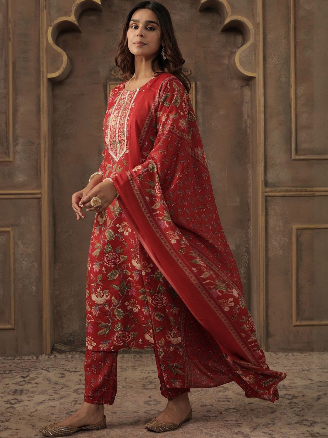 Women Floral Printed Kurta with Trousers & Dupatta