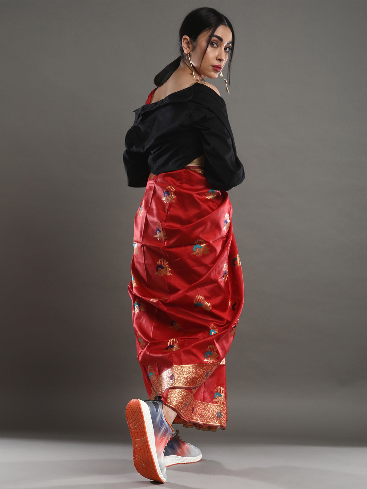 Women's Silk Blend Red Woven Design Designer Saree With Blouse Piece