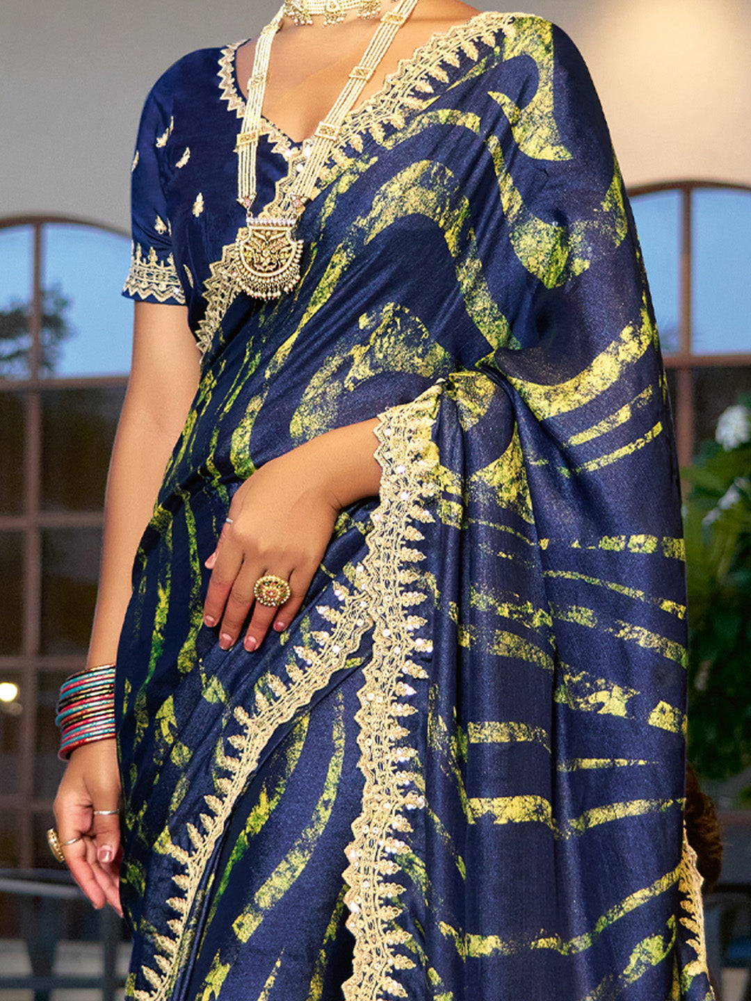 Women's Chiffon Navy Blue Embellished Designer Saree With Blouse Piece