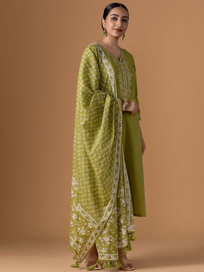 Dhiyona WP Women Ethnic Motifs Printed Cotton Kurta with Trousers & Dupatta