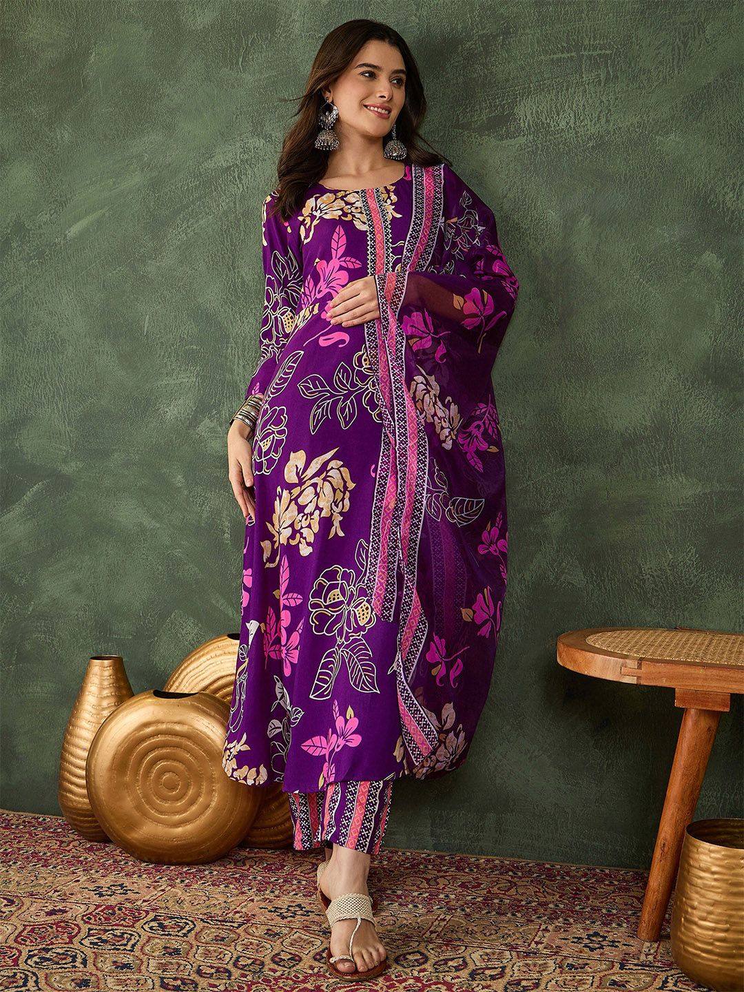 Dhiyona KL Women Floral Printed Tiered Kurta with Trousers & With Dupatta
