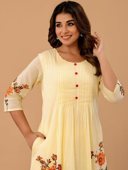 Women Floral Printed Pleated Pure Cotton Kurta with Trousers