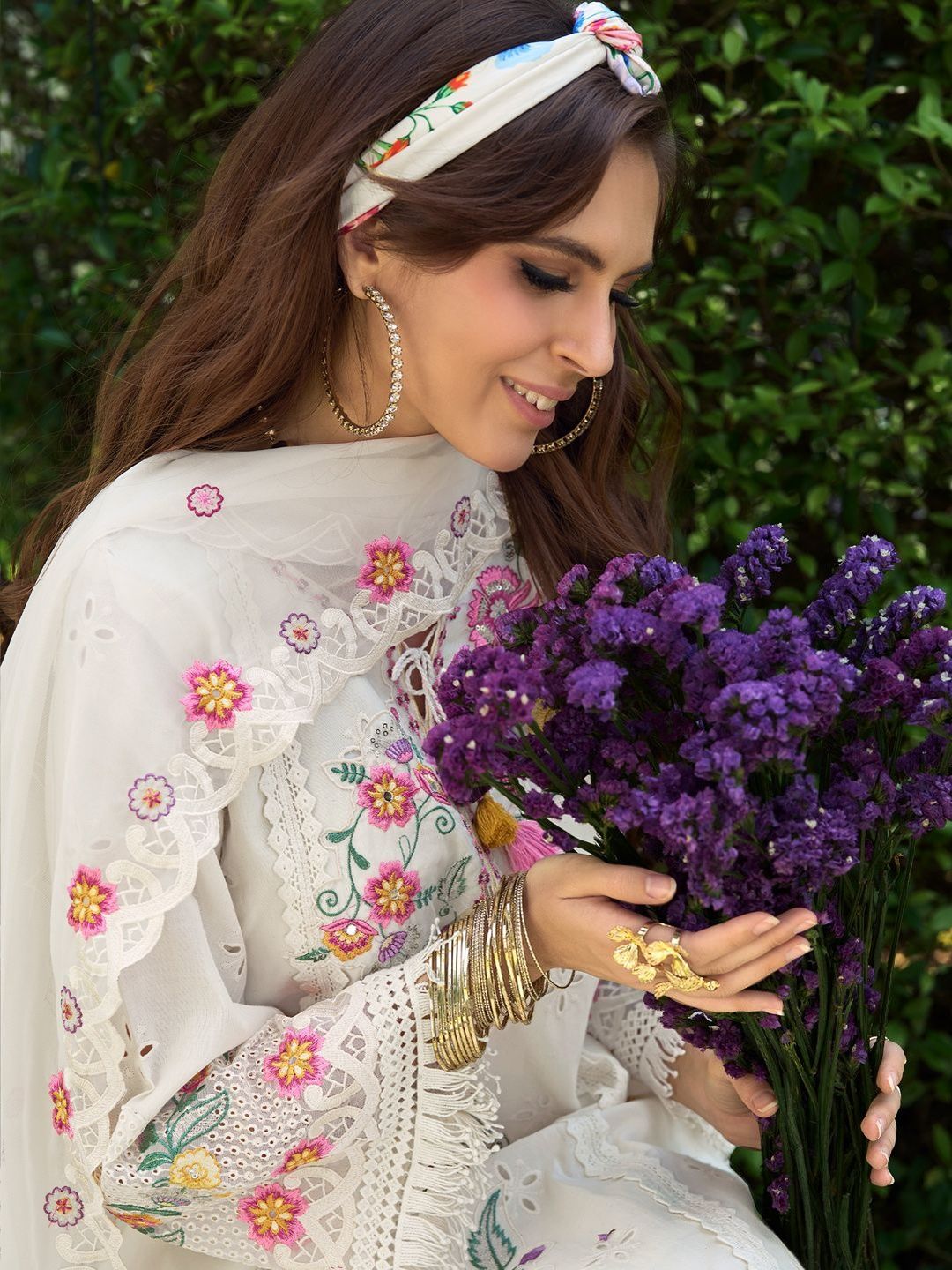 Women Floral Embroidered Thread Work Pure Cotton Kurta with Trousers & Dupatta