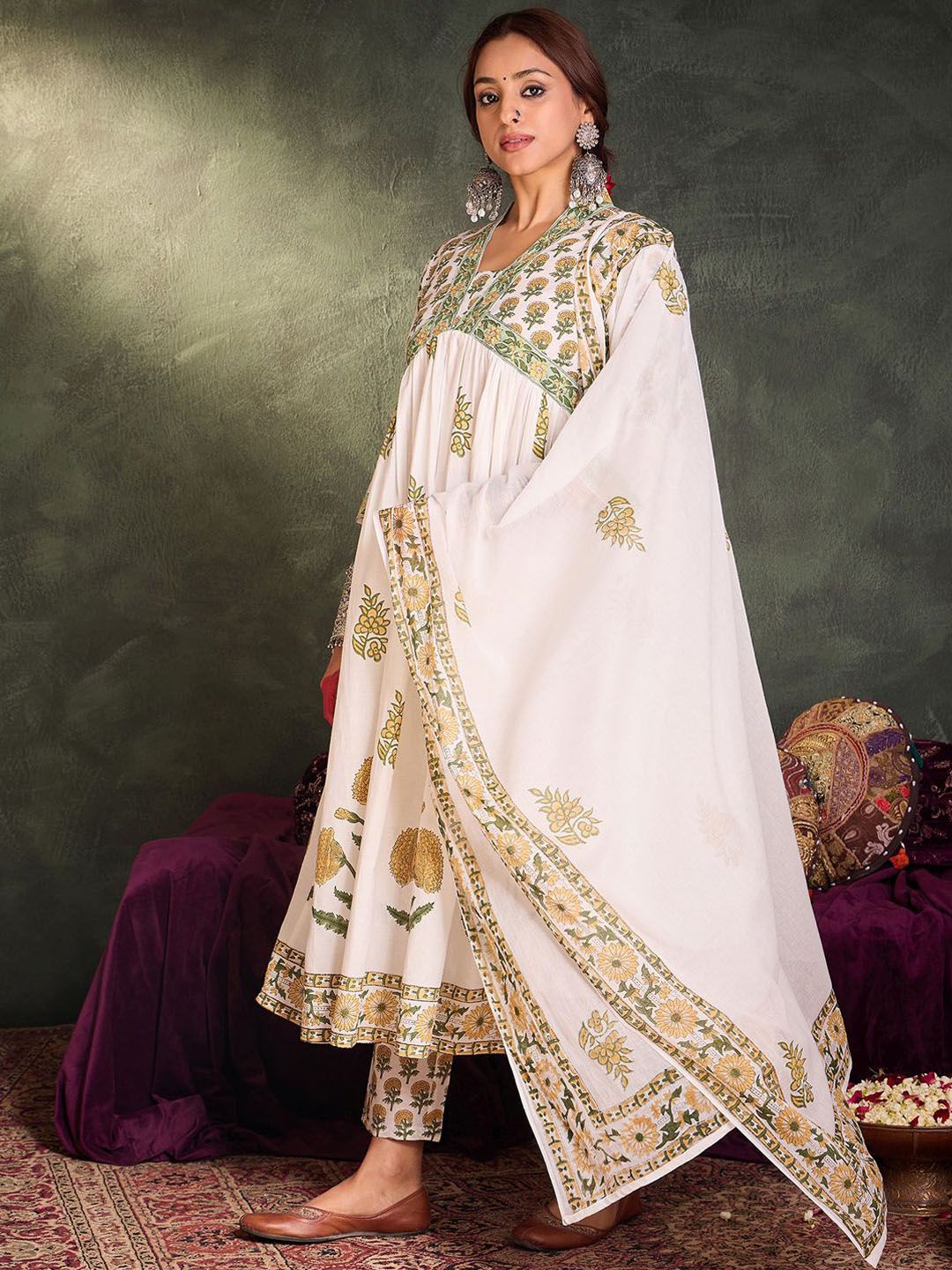Dhiyona IE Floral Printed Empire V-Neck Pure Cotton A-Line Kurta With Trousers And Dupatta