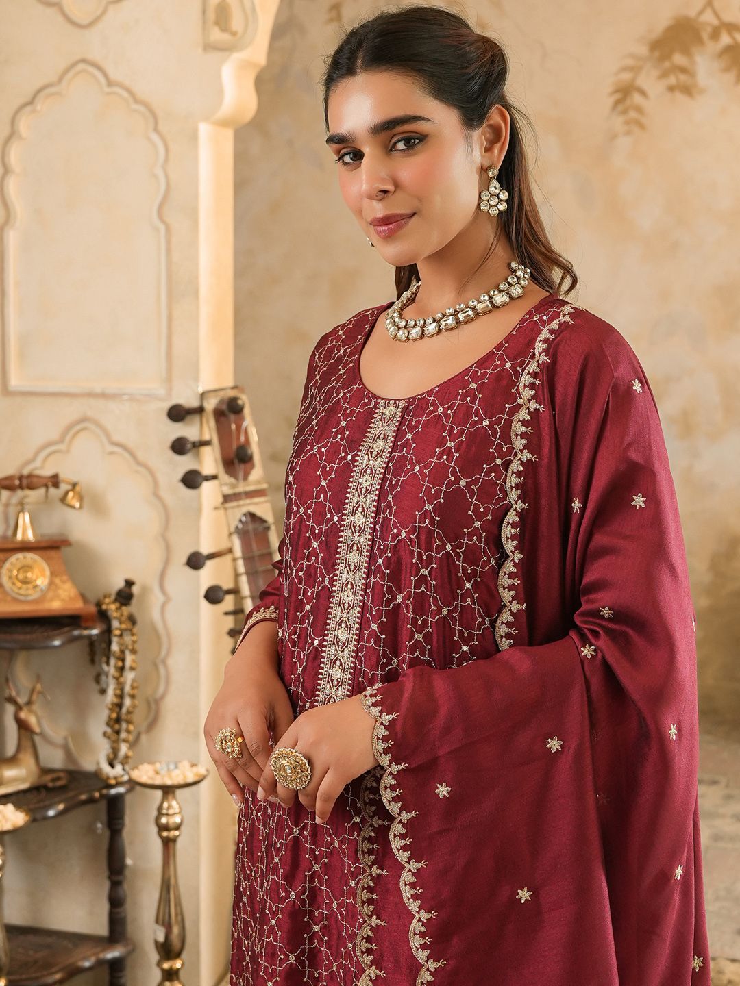 Dhiyona IE Women's Floral Embroidered Round Neck Zari Straight Kurta & Trousers With Dupatta