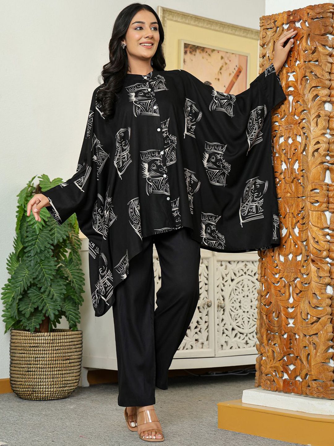 Women Printed Kaftan Kurta with Trousers