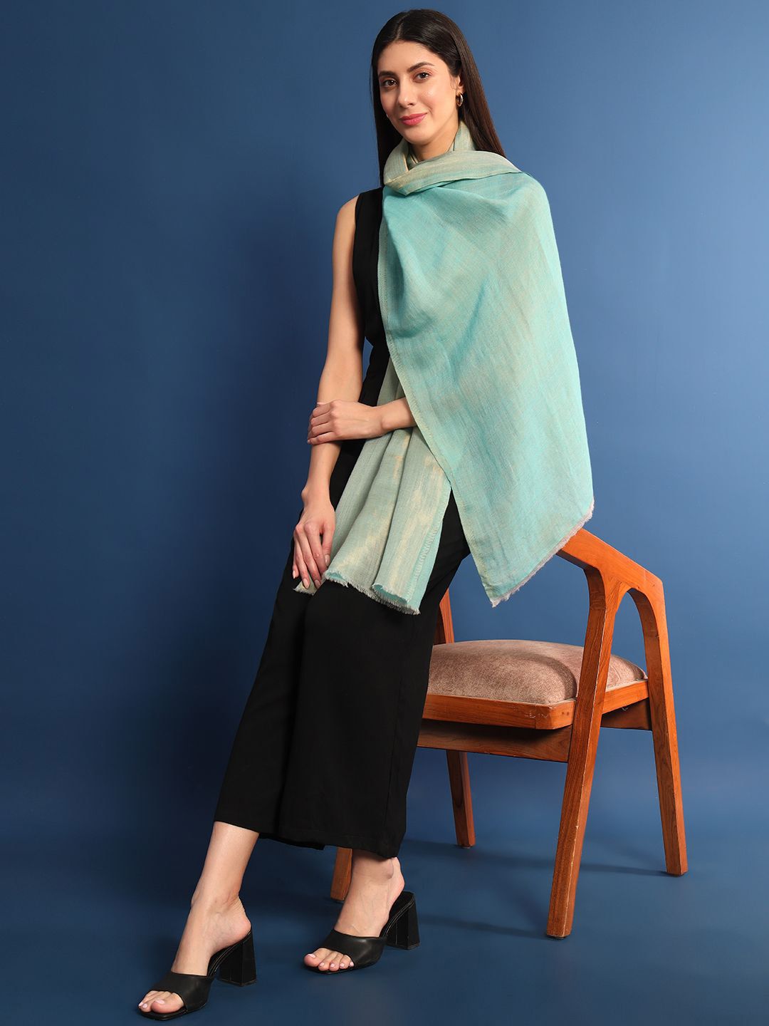 Dhiyona PA Woven Design Woollen Shawl