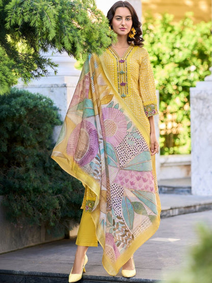 Women Ethnic Motifs Printed Regular Thread Work Linen Kurta with Trousers & With Dupatta