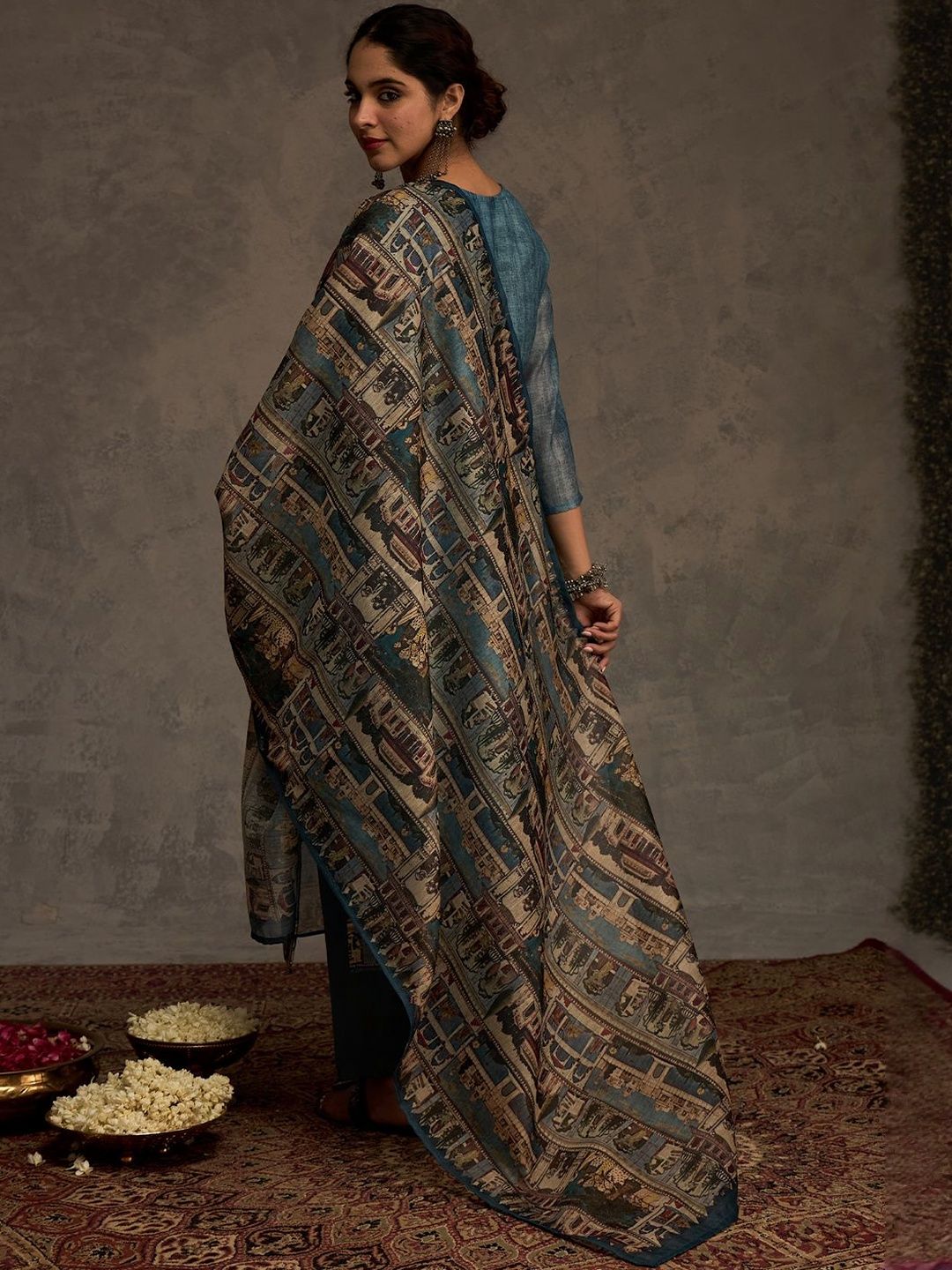 Women Ethnic Motifs Embroidered Thread Work Kurta with Trousers & Dupatta