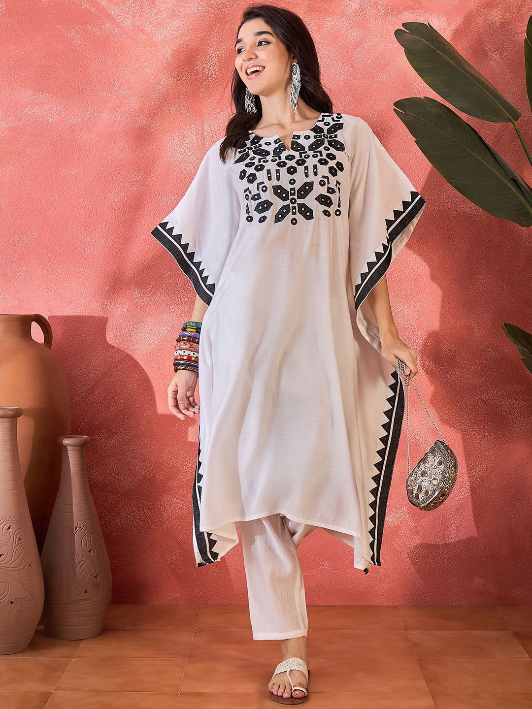 Dhiyona SN Women's Floral Embroidered Notch Neck Kaftan Kurta & Trousers