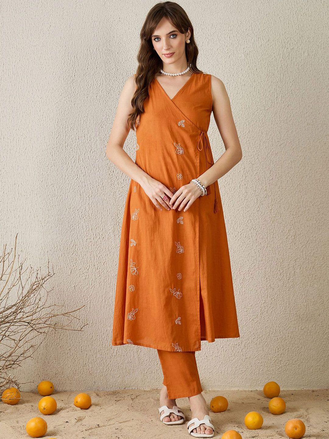 Dhiyona IE Embroidered V-Neck Pure Cotton Tunic With Trouser