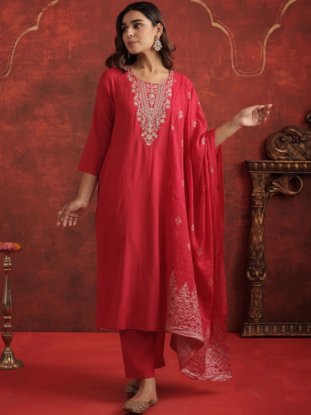 Floral Yoke Design Round Neck Thread Work Straight Kurta With Trousers & Dupatta