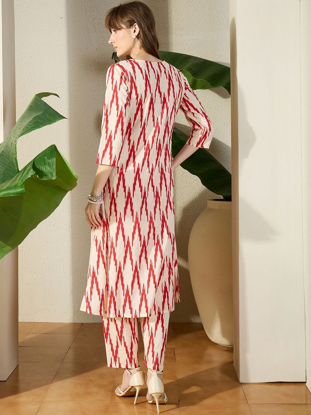 Women Ethnic Motifs Printed Pleated Pure Cotton Kurta with Trousers