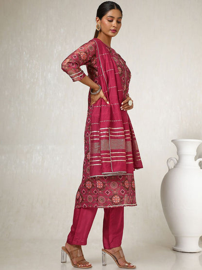 Dhiyona SO Women's Women Floral Printed Regular Gotta Patti Kurta with Trousers & With Dupatta