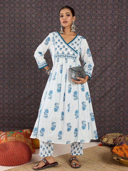 Women Floral Printed Regular Pure Cotton Kurta with Trousers
