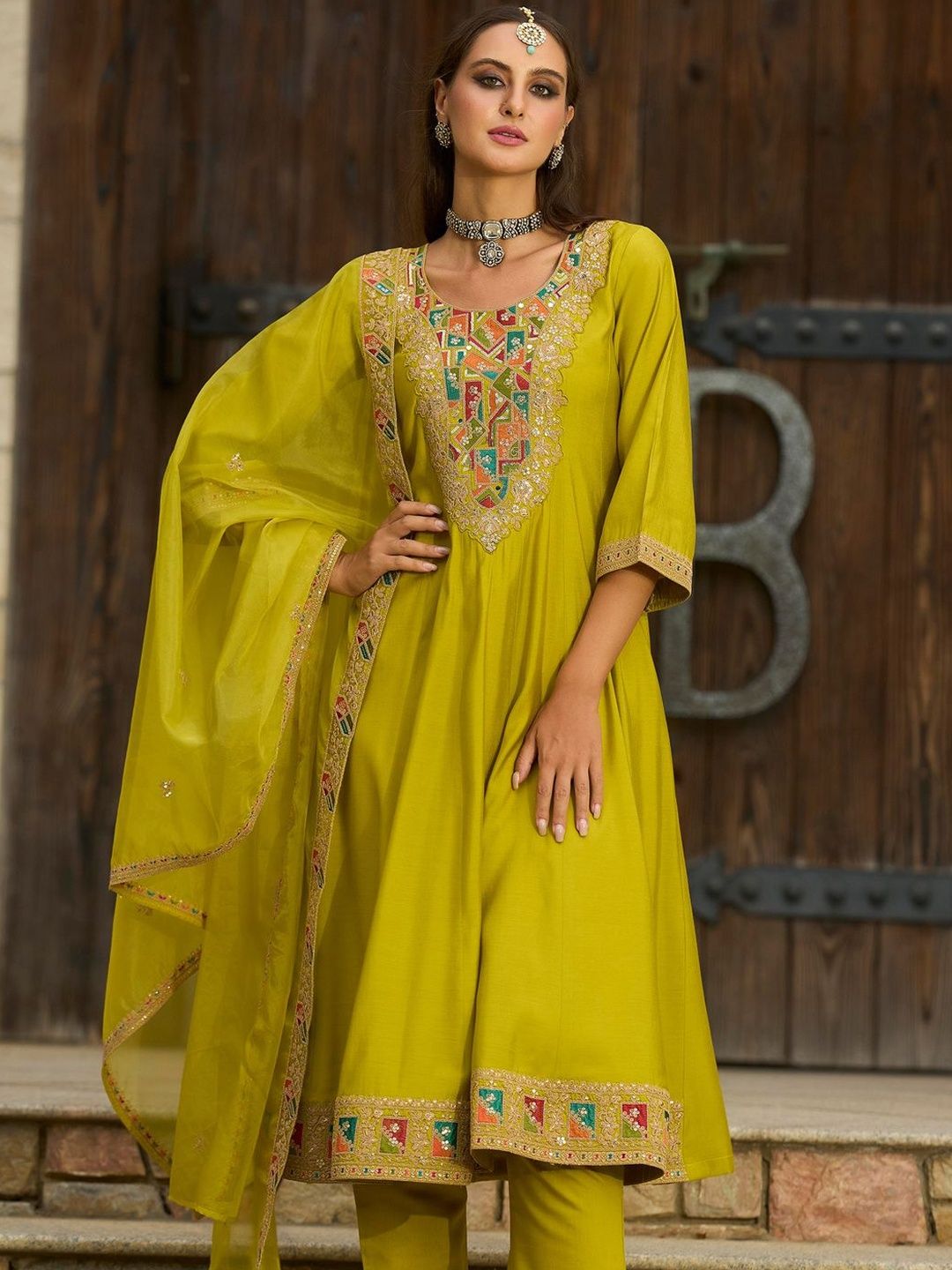 Ethnic Motifs Embroidered Thread Work A-Line Kurta with Trousers & With Dupatta
