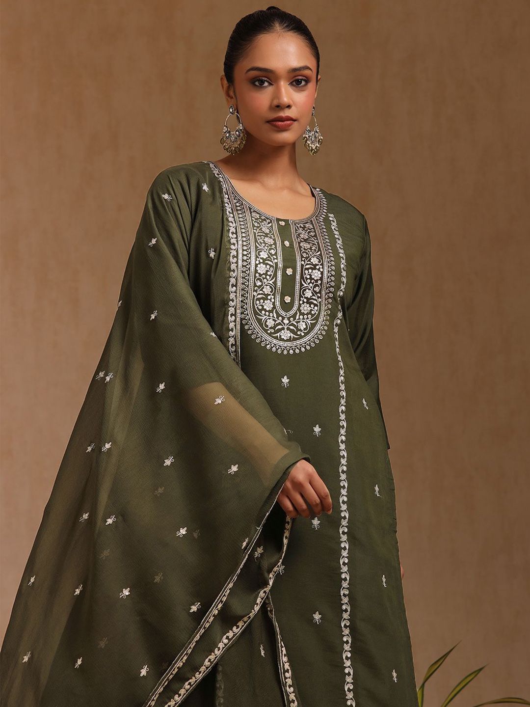 Dhiyona SO Women's Floral Embroidered U-Neck Sequinned Straight Kurta With Trousers & Dupatta