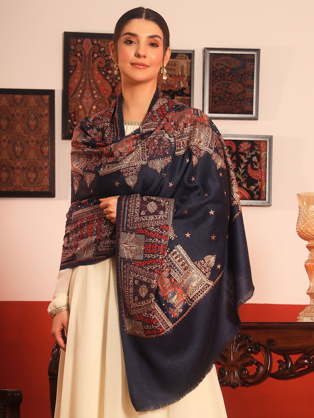 Dhiyona PA Paisley Embroidered Woollen Shawl